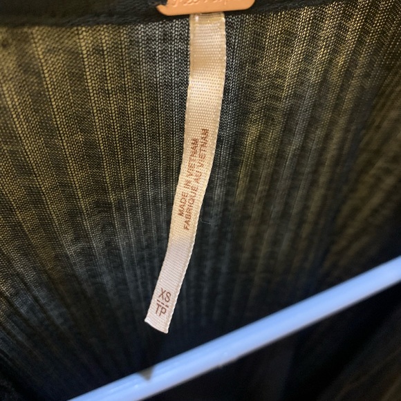 BRAND NEW FREE PEOPLE TOP SZ XS - Picture 2 of 5